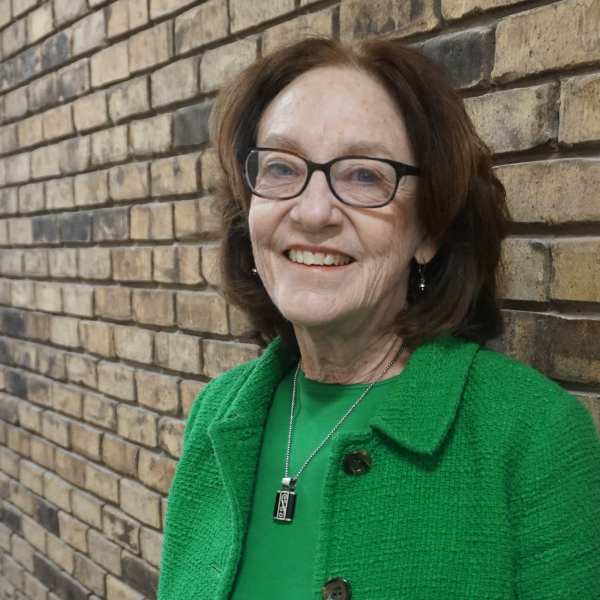 Headshot of Vicky Roper